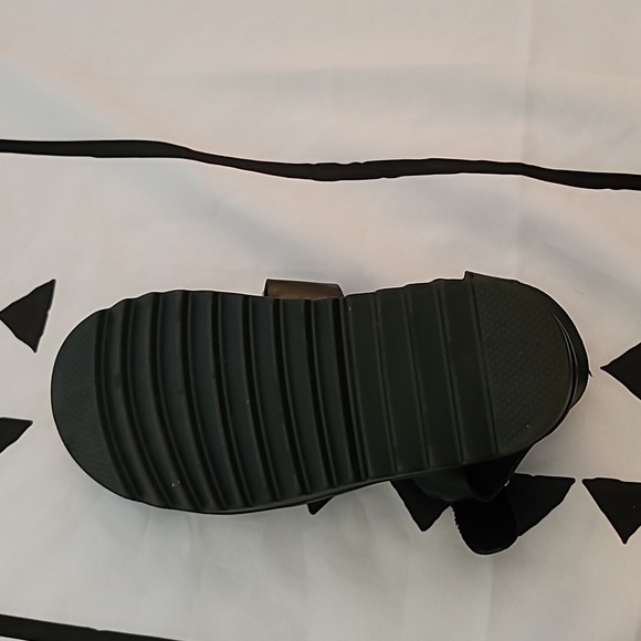 Madden Girl | Black Platform Sandals | Size 6 - Picture 4 of 5